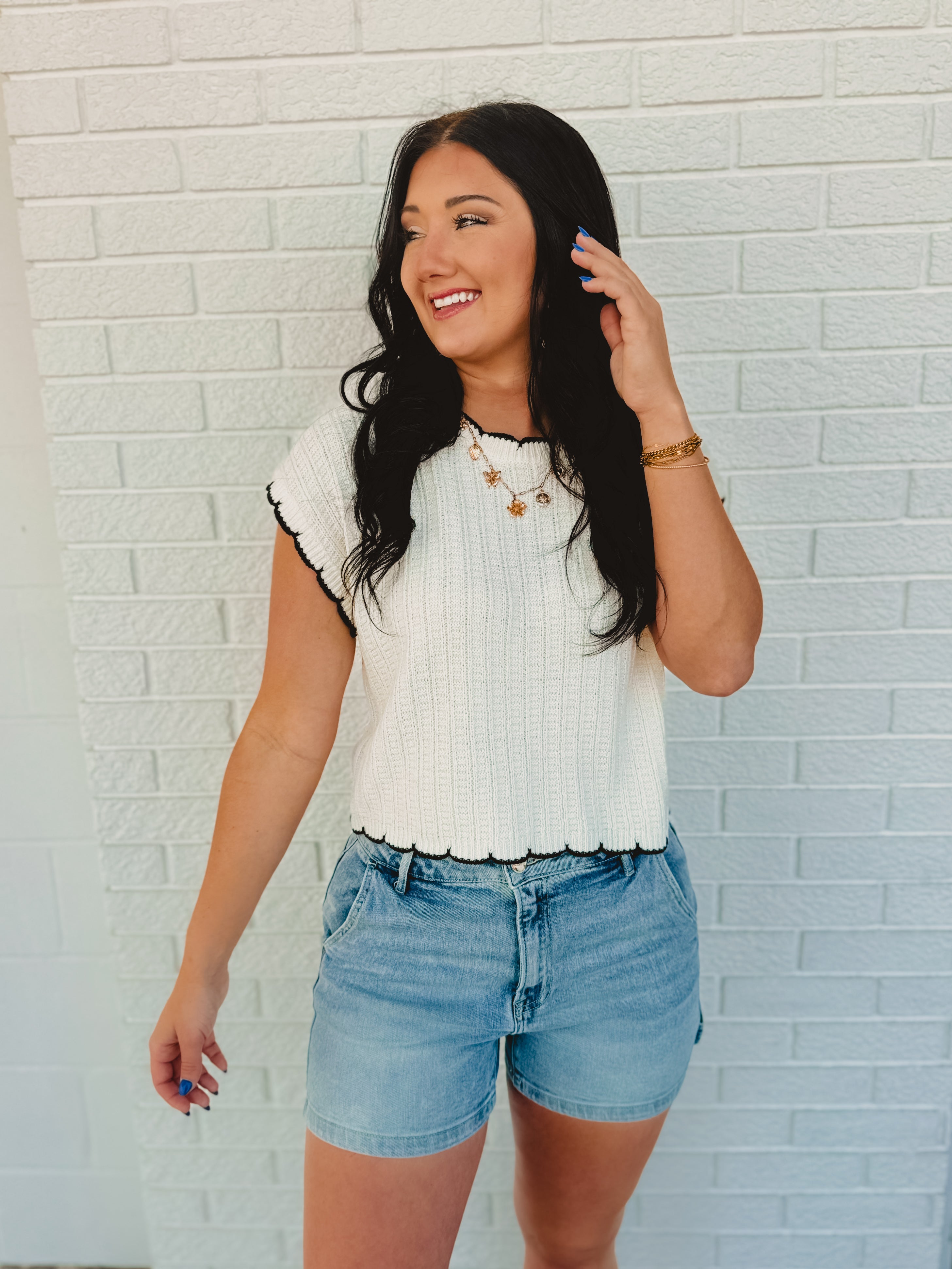 Contrast Scallop Edge Detail Sweater Top - Ivory/Black